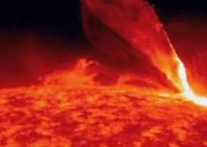 Nasa capta gigantesca erupción solar