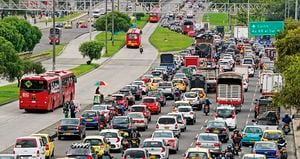 Los bogotanos perdieron en 2021 un total de 94 horas al año en trancones y esta fue la octava ciudad más congestionada del mundo. Para la medición de este año, la situación podría empeorar. 