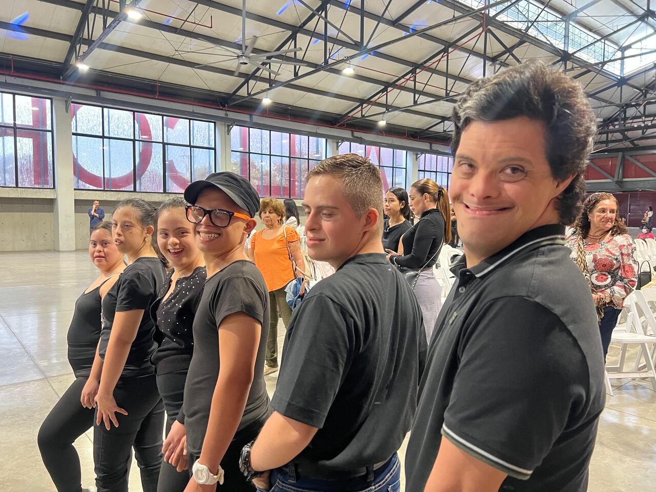 Personas con todo tipo de condiciones modelaron para los jueces.