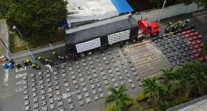 Policías encontró camufladas en bultos de cemento seis toneladas de marihuana en el Valle del Cauca.