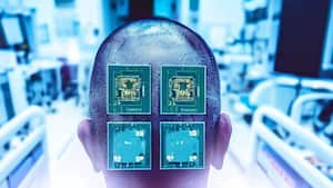 Hombre tetrapléjico recuperó el movimiento gracias a la inteligencia artificial.