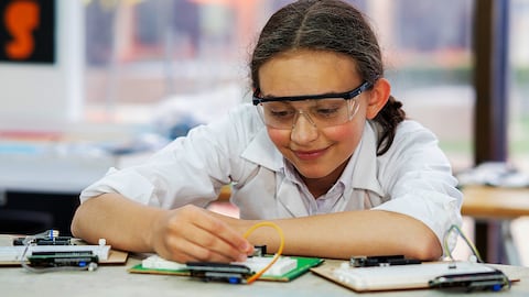 Formar mujeres líderes y emprendedoras