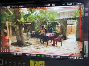 Escena pelicula: puentes en el mar