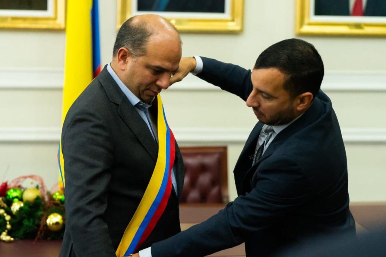 Cámara de Representantes le otorga la Orden de la Democracia Simón Bolívar al defensor del Pueblo, Carlos Camargo