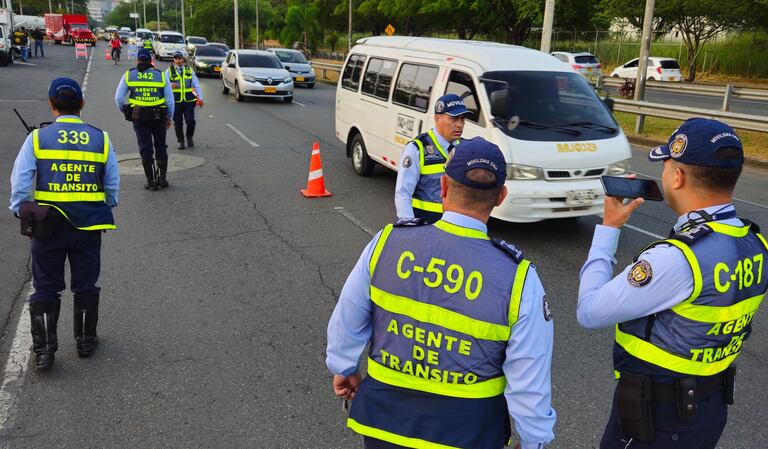 Operativos de control en el primer día del año con el nuevo pico y placa en Cali