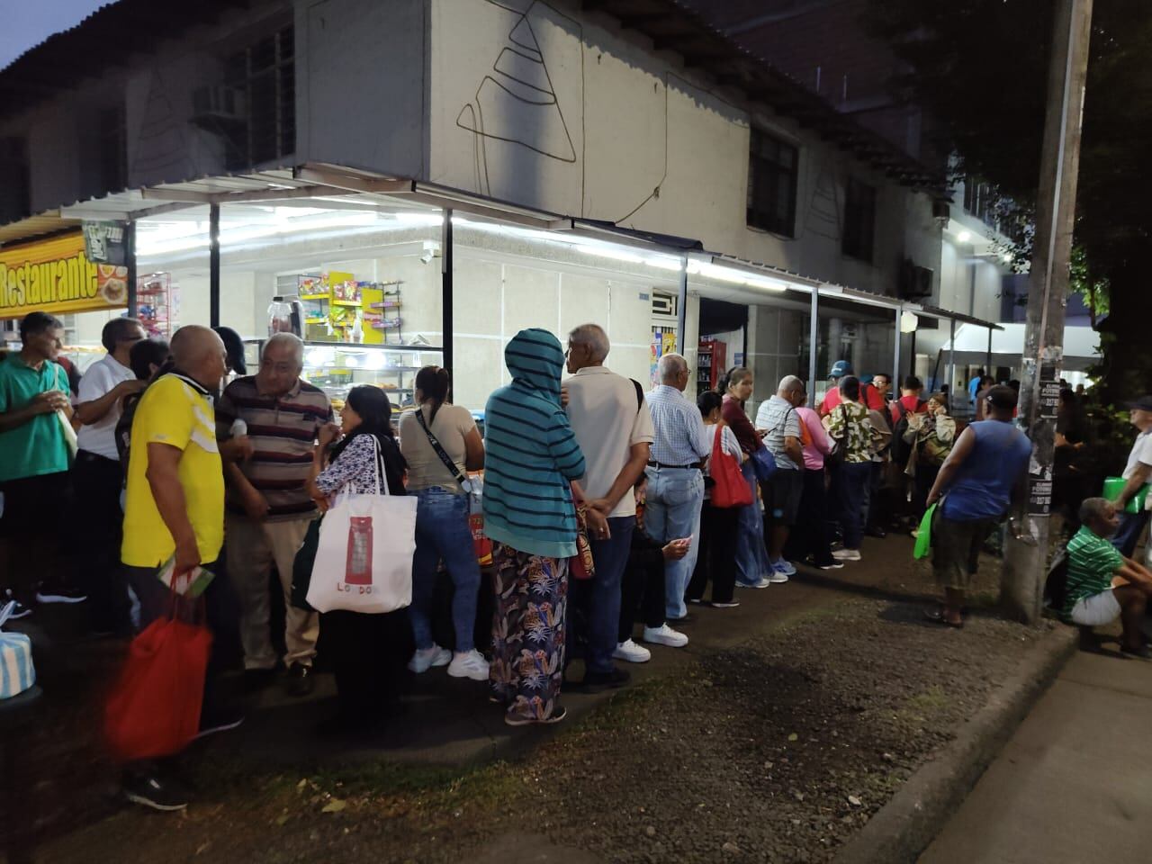 Este es el nuevo punto de dispensación de medicamentos de Disfarma en Cali.