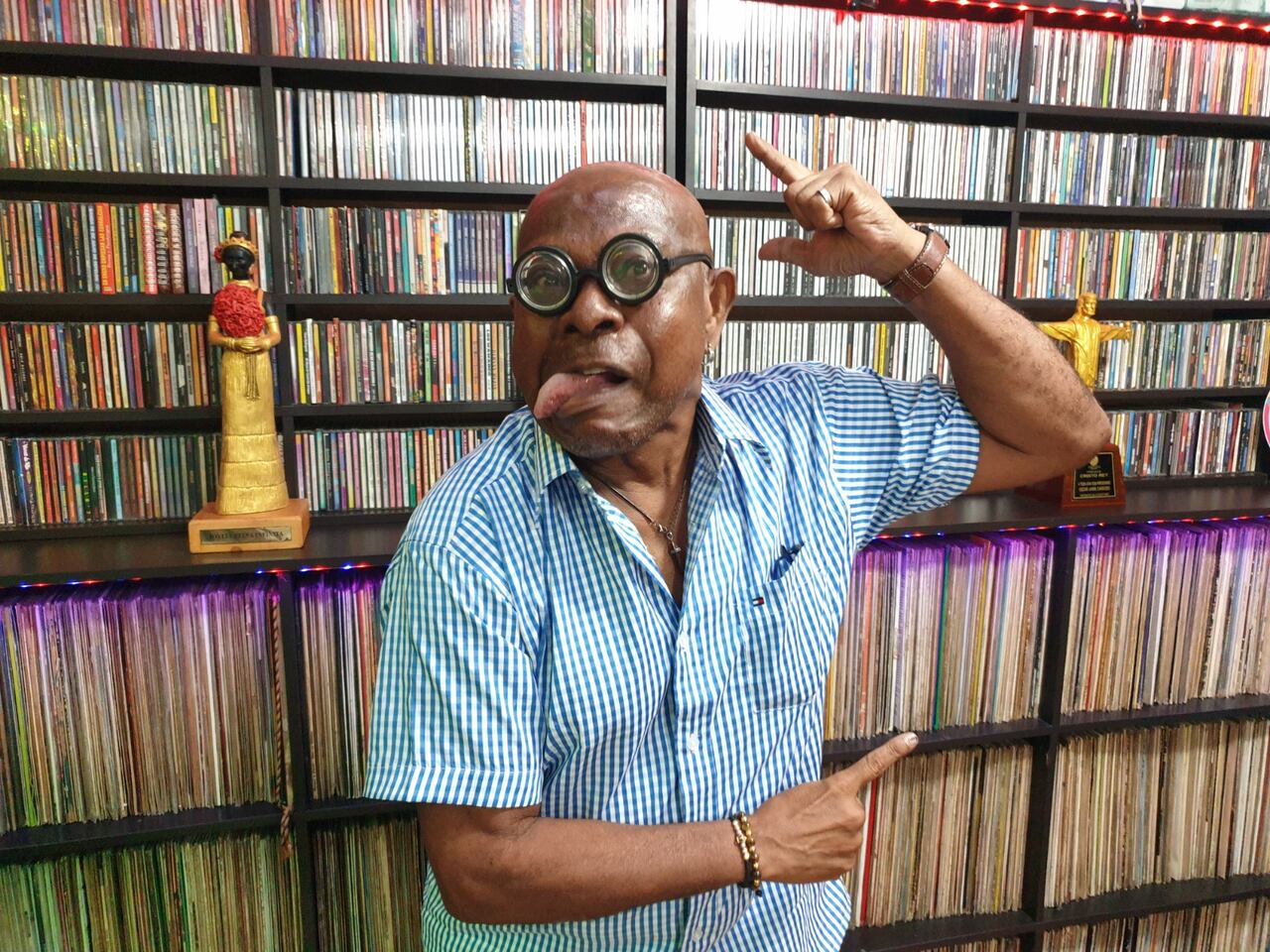 Wilson Manyoma, en sus visitas al museo Planeta Salsa.