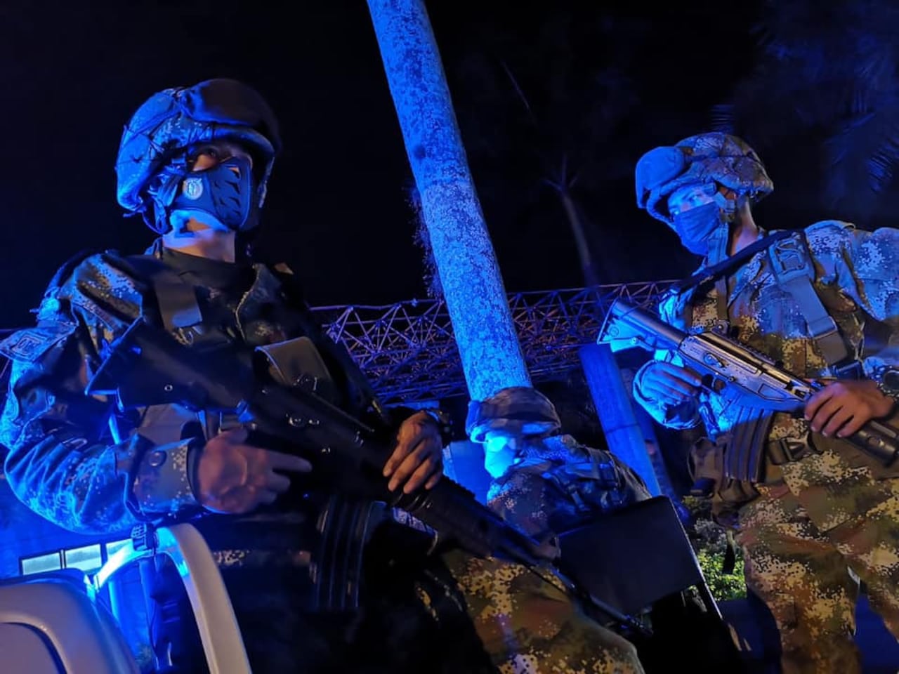 "Las tropas continúan con maniobras ofensivas para contrarrestar ataques terroristas que puedan poner en riesgo a la población y negando cualquier esfuerzo criminal a los grupos ilegales por afectar la seguridad en la región del Cauca", sostuvo el comandante de la Tercera División del Ejército, brigadier general Federico Mejía.