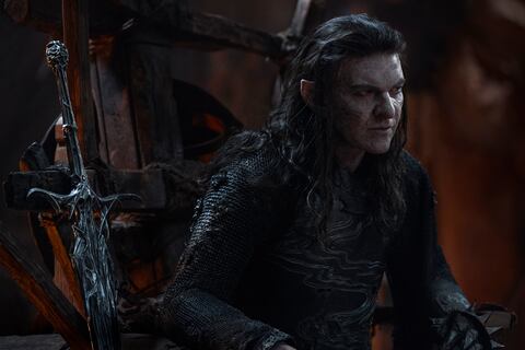 Sam Hazeldine es Adar en 'El Señor de los Anillos: Los Anillos de Poder', segunda temporada.