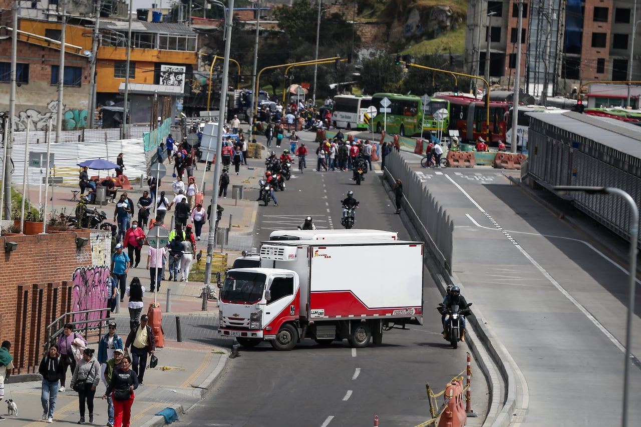 Paro Camioneros bloqueos en Usme en rechazo al alza del ACPM