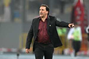 Colombia's Argentine coach Nestor Lorenzo gestures during the 2026 FIFA World Cup South American qualifiers football match between Peru and Colombia, at the Monumental stadium in Lima, on September 6, 2024. (Photo by ERNESTO BENAVIDES / AFP)