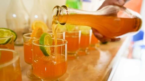 Sangría de maracuyá cultivada y procesada por Pedro Limarí de la empresa Pampa Concordia