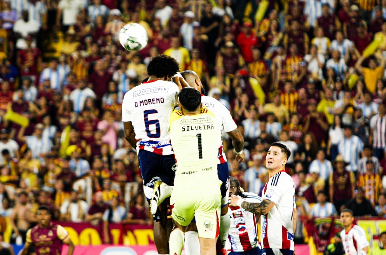 Imagen del partido de vuelta de la final del segundo semestre de la Liga Colombiana 2025, entre Deportes Tolima y Junior de Barranquilla.