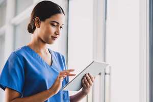 Enfermera tuvo amorío con paciente a pesar de estar casada y saber que las normas le impedían tener con el sujeto una cercanía de esa índole.