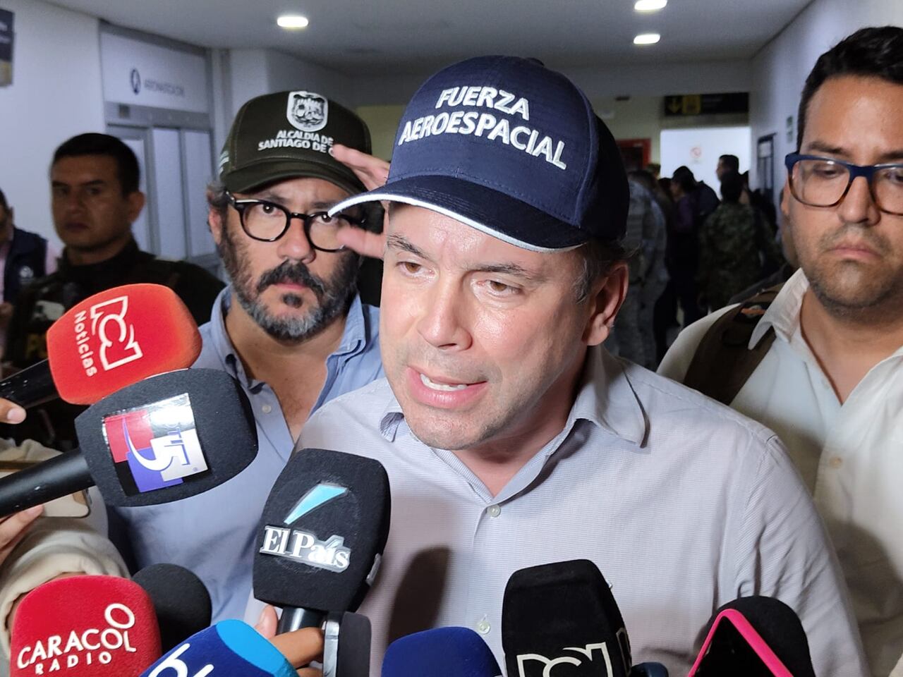 Eder confirmó la captura de dos presuntos integrantes de la columna ‘Jaime Martínez’ y anunció una recompensa de $400 millones por información.