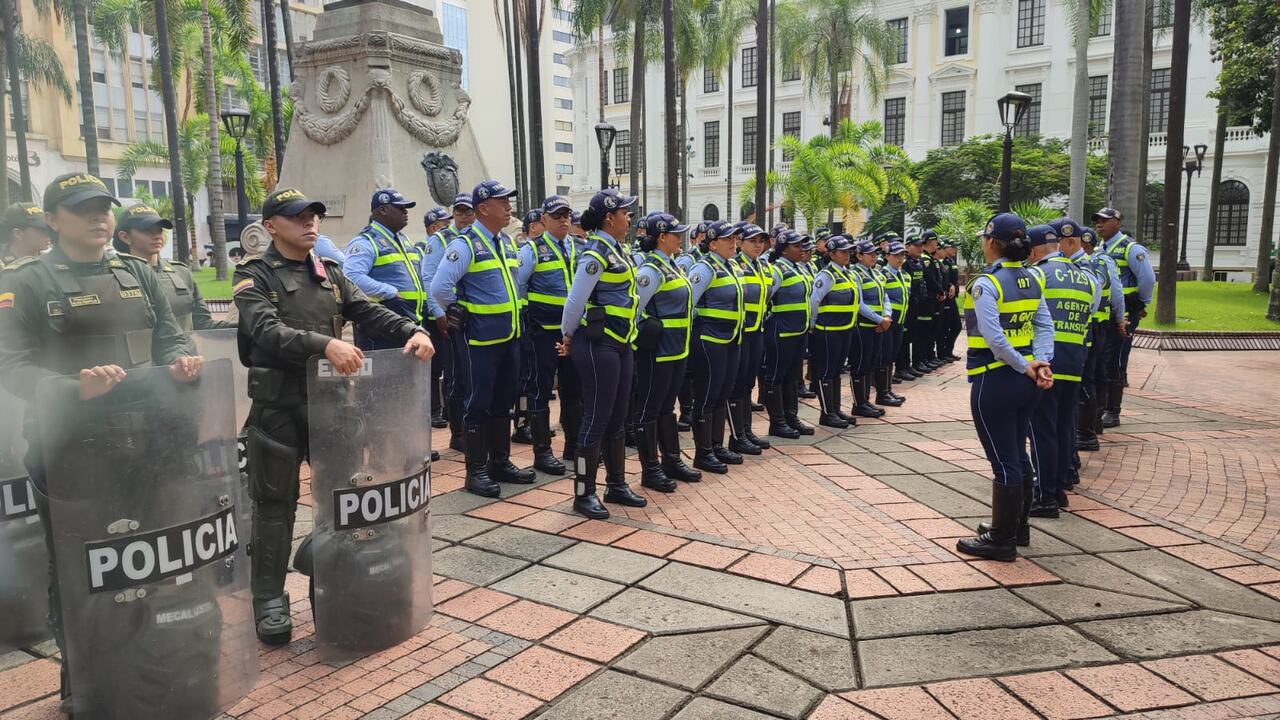 El Grupo Tornado llegó para poner orden y evitar el mal parqueo en Cali.