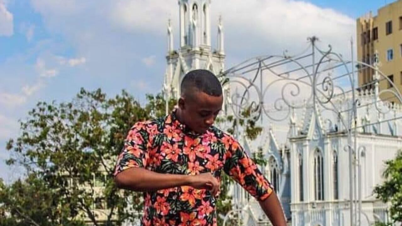 “Esos tres minutos en la pista son muy difíciles porque el estado físico ya no es el mismo, pero uno quiere meterle y meterle más”. Harold Mera, bailarín de salsa.