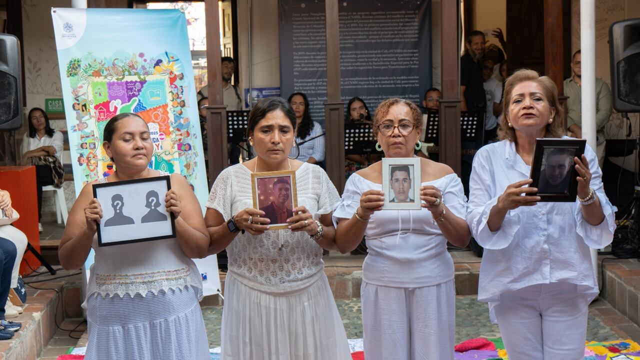 Según cifras de la Ubdp, más de 44.000 personas siguen buscando a sus
seres queridos desaparecidos en el marco del conflicto armado colombiano.