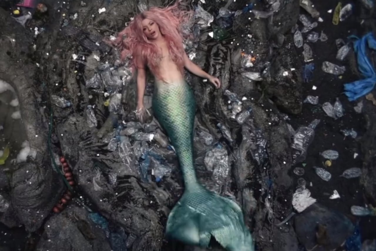 Shakira comparte avance de video de 'Copa vacía'.