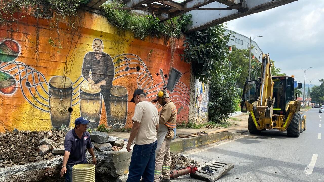 Inundaciones en el puente de Chipichape en Cali: Emcali hace prueba piloto para prevenirlas