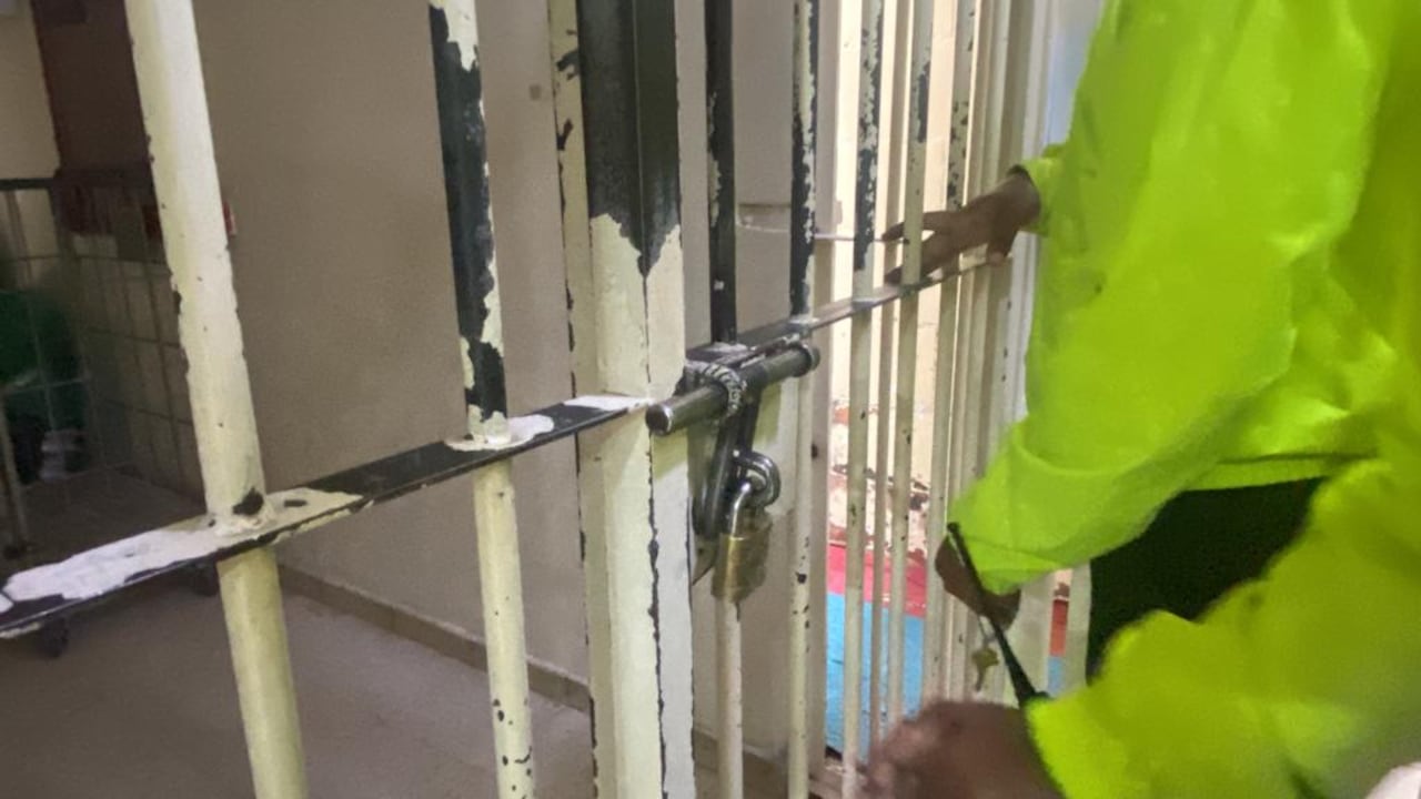 SEMANA llegó a las entrañas de la URI de Puente Aranda en Bogotá, más de 800 personas en un solo espacio