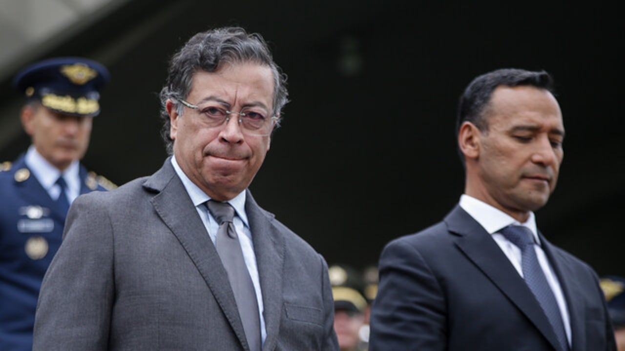 De forma pública, el presidente Petro desmintió a su ministro de defensa.