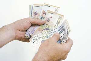 El salario mínimo para 2014 sería decretado por el Gobierno Nacional, luego de que las negociaciones de la Comisión de Políticas Laborales y Salariales, en la que se intenta fijar por consenso el aumento, culminaran sin acuerdo.