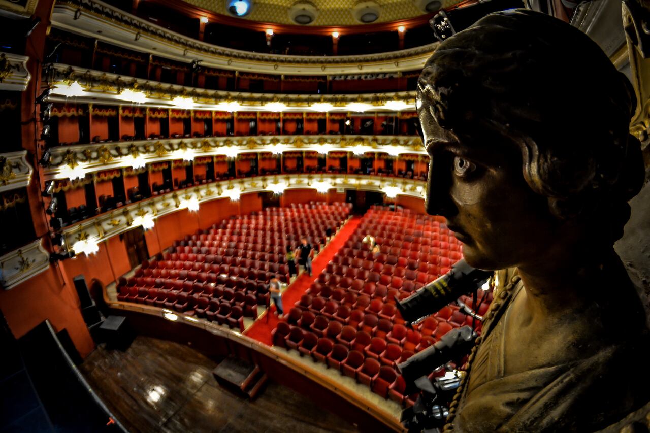 Estos son algunos de los sitios emblemáticos en Cali, donde se han reportado eventos paranormales. Se habla de apariciones que personas han presenciado y que hasta el momento no tienen explicación. Lugares como el Cementerio Central, el Teatro Municipal, el antiguo edificio de Coltabaco, la sede del Periódico El País, son algunos de los sitios. Foto Jorge Orozco.