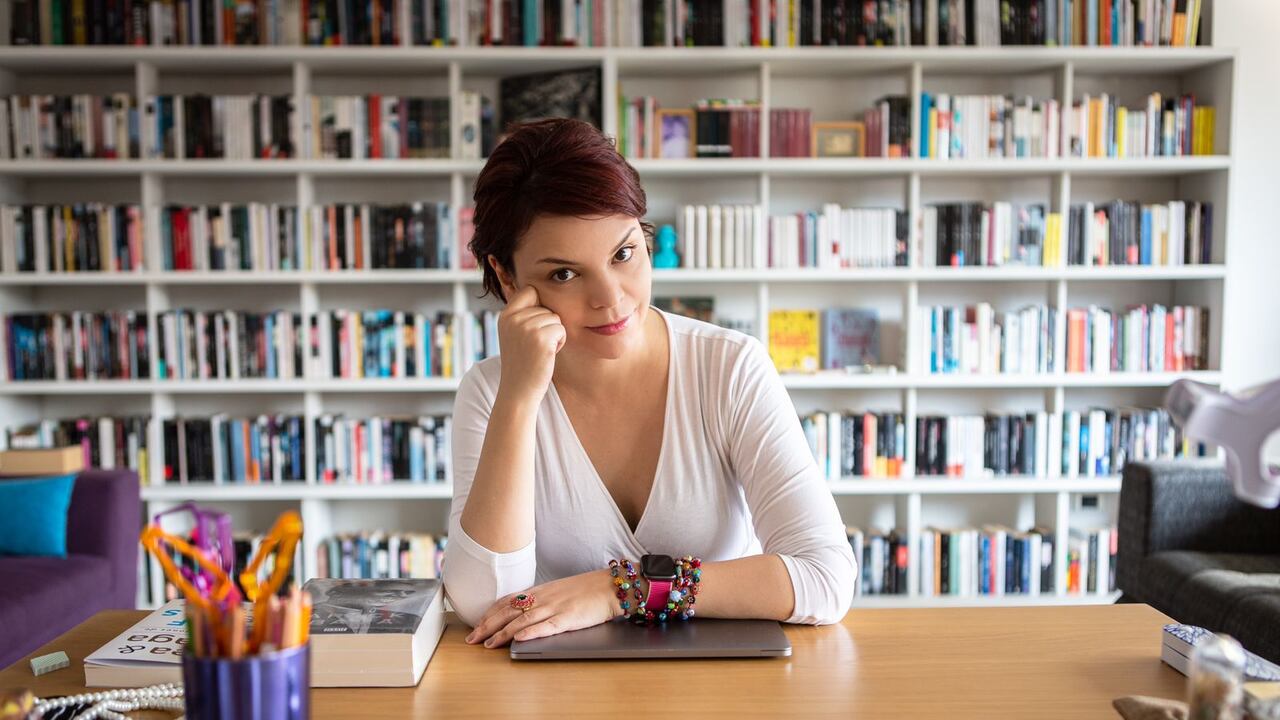 Paola Guevara, columnista