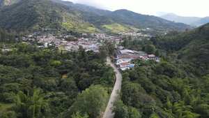 Manuel Jilicué es reconocido comunicador del municipio de Toribío, donde ayuda al fortalecimiento del proyecto social que adelantan los tres resguardos de la zona, desde la emisora Nasa Estéreo.