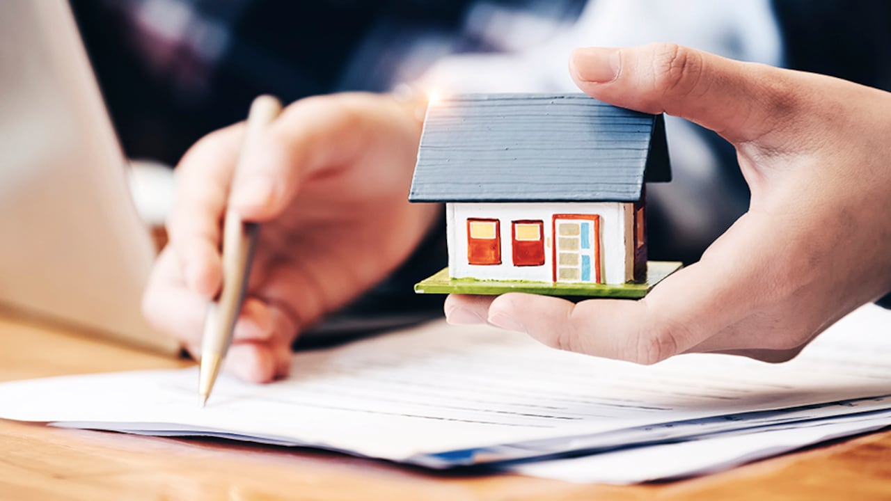 Los compradores de vivienda toman su decisión basados en la posibilidad de tener subsidios y en sus perspectivas salariales para poder pagar un crédito de largo plazo.