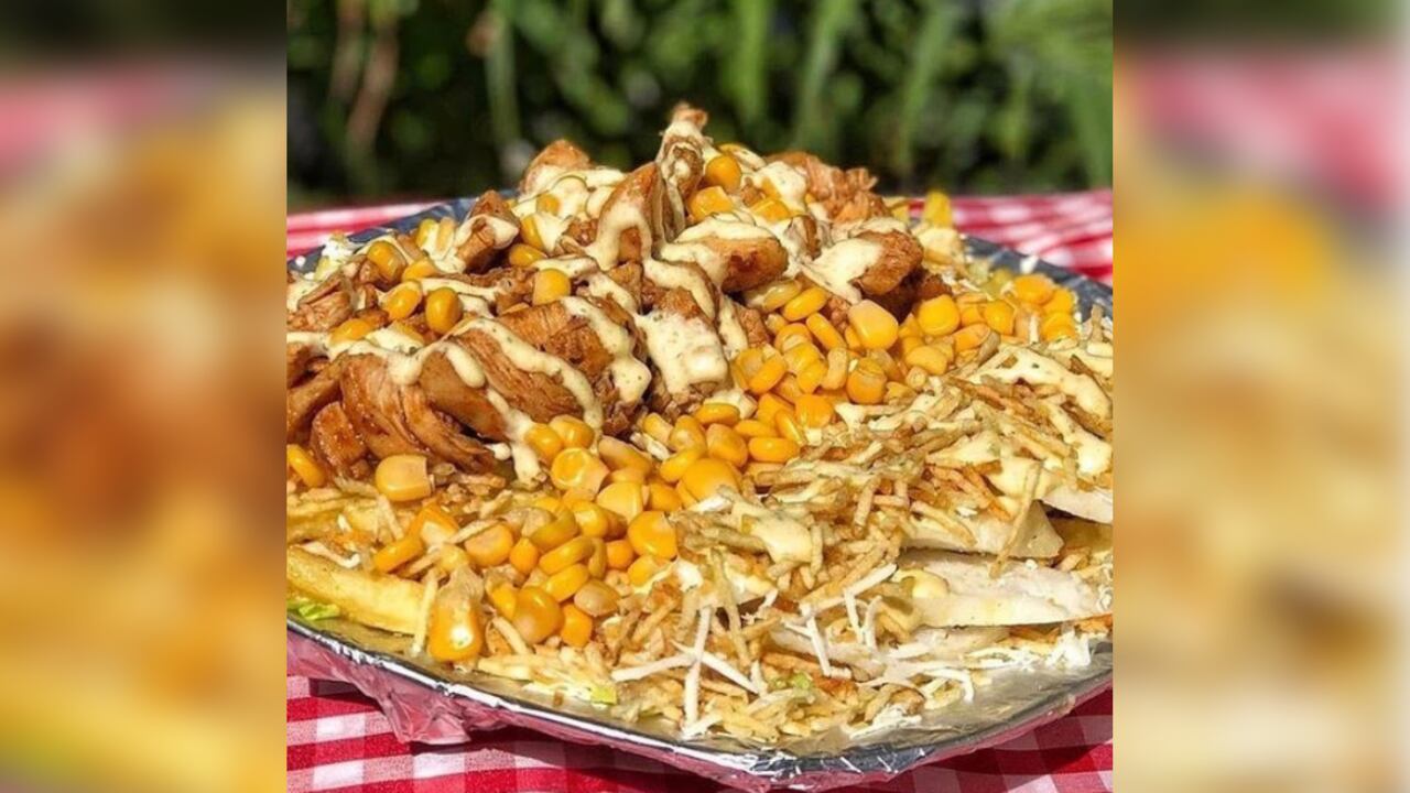 Marzorcada, el plato que tiene como protagonista los granos de maiz, el queso y en muchos ocasiones el pollo.