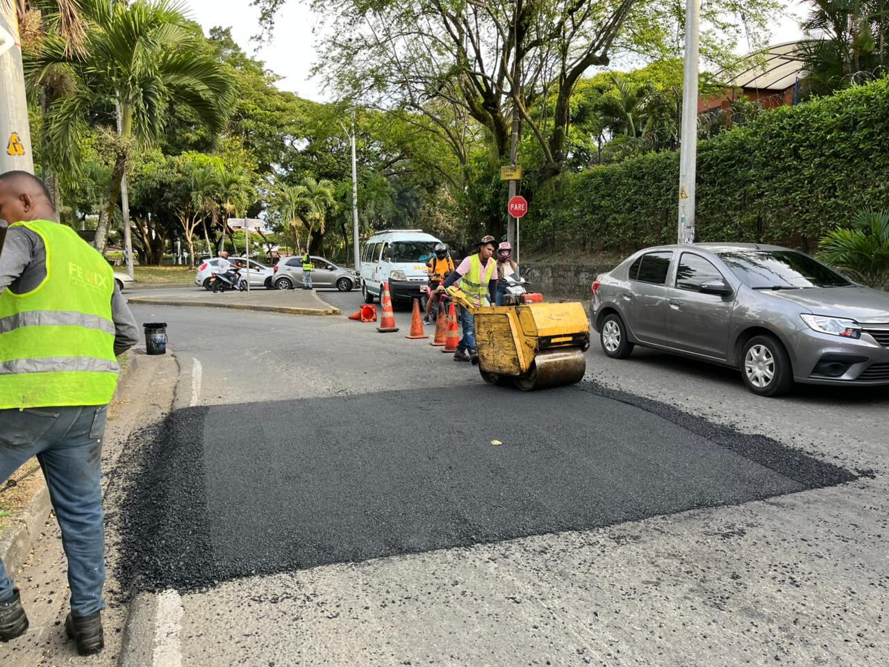 La Secretaría de Movilidad de Cali anunció la instalación de 31 nuevos reductores de velocidad en diferentes zonas de Cali.