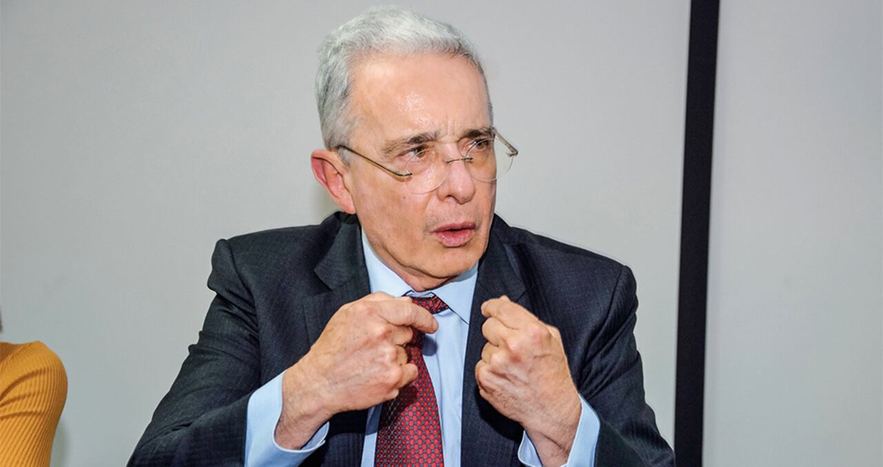 El expresidente Álvaro Uribe fue enfático al advertir que no le estaban permitiendo el derecho a defenderse de forma adecuada. El Tribunal Superior de Bogotá le dio la razón.