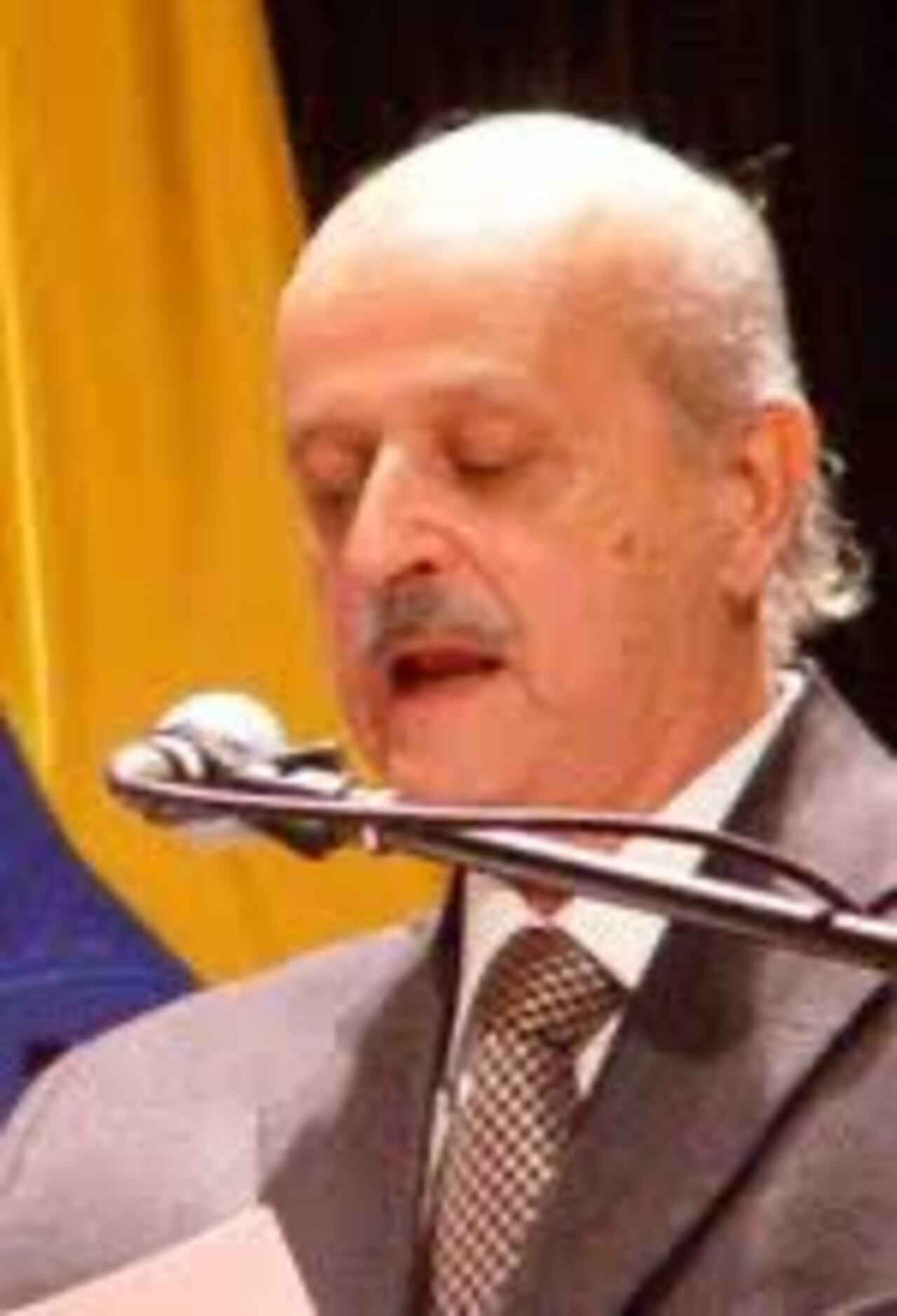 Valencia López fue hijo del expresidente Guillermo León Valencia.