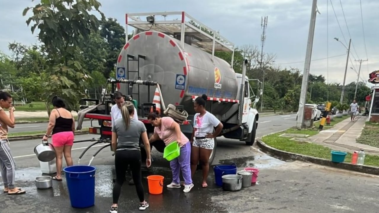 Habitantes del sur de Cali siguen sin agua: Emcali habilita carrotanques y conexiones alternas