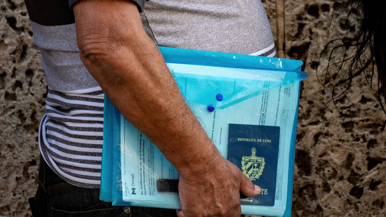 En abril de 2022, Estados Unidos y Cuba sostuvieron sus conversaciones de más alto nivel desde que el presidente Joe Biden asumió el cargo, pero Washington dijo que se centraron estrictamente en la migración y no anunciaron un deshielo más amplio.