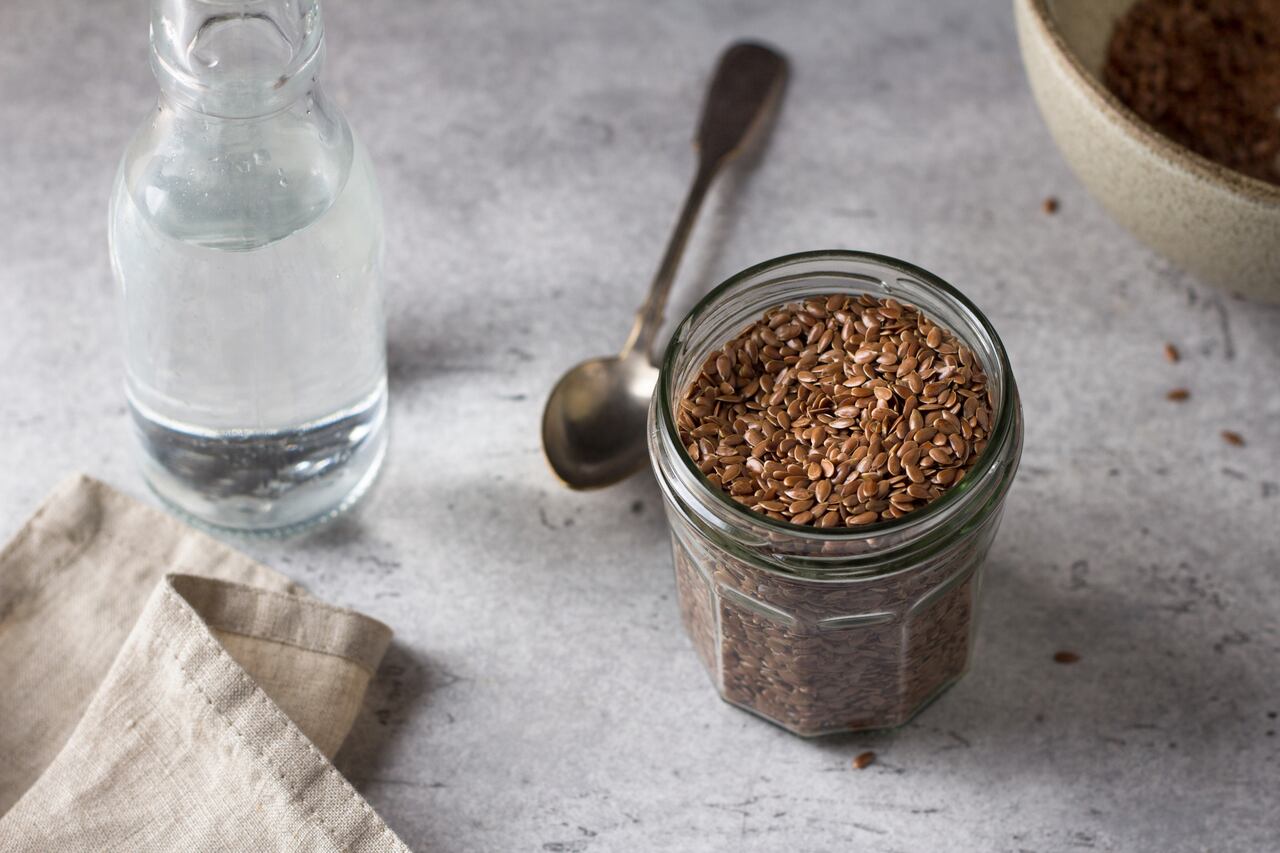 Se indaga si el consumo matutino de linaza podría ser la clave para perder peso de manera natural.
