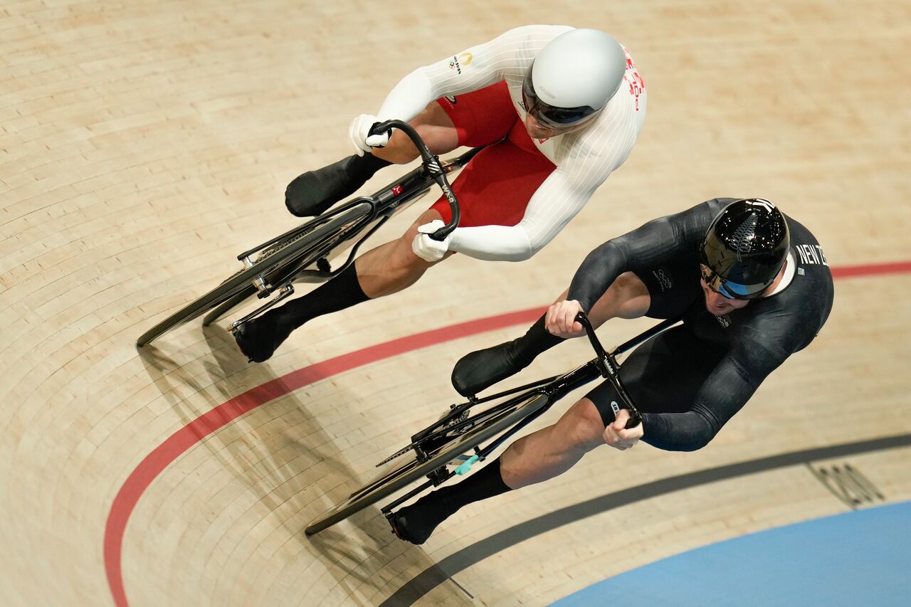 Cristian Ortega, ciclista colombiano en la prueba de velocidad del ciclismo de pista en los Juegos Olímpicos de París 2024.