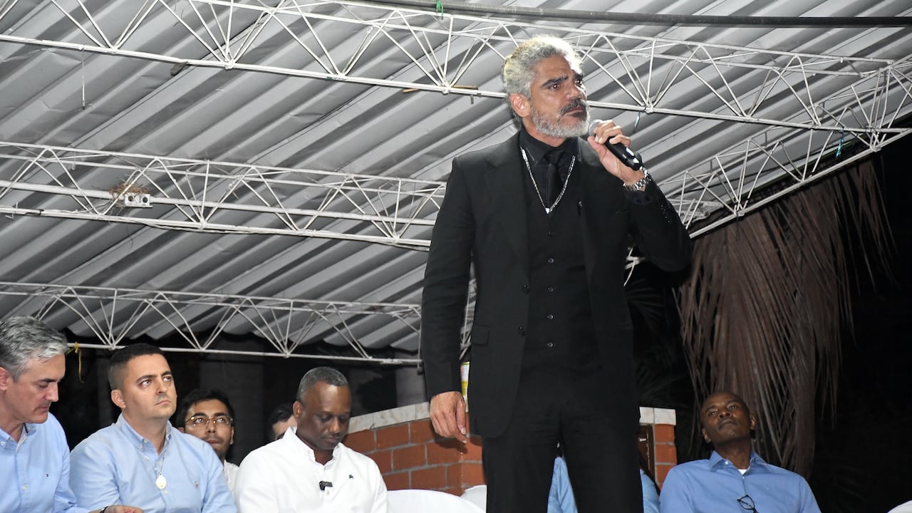 Cali: Álvaro Uribe, en campaña con candidatos al Congreso de la República 2026. Foto José L Guzmán