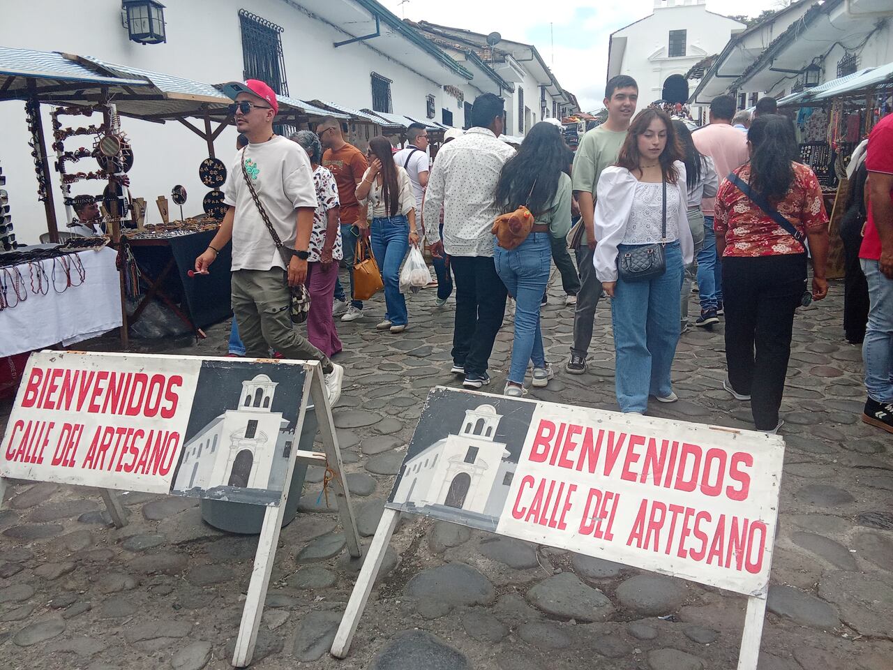 Esta es la calle del artesano, en el centro histórico de la capital del Cauca, uno de los epicentros del renacer económico de la ciudad gracias a la Semana Santa.
