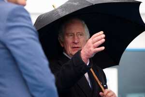 La hinchazón puede obedecer a varias enfermedades, pero no hay diagnóstico oficial, todo es materia de especulación.