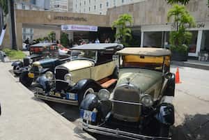 Cali: Por primera vez Encuentro Nacional de Autos Antiguos con la participación de más de cien carros antiguos de todo Colombia. foto José L Guzmán. EL País