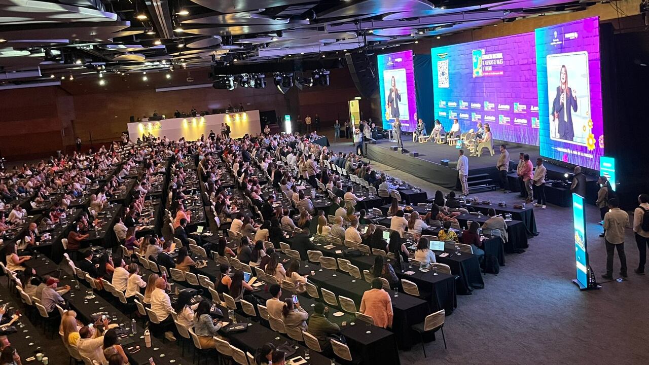 Durante el Congreso de Anato se realizó un panel con precandidatos a la presidencia. Foto: Prensa Anato.