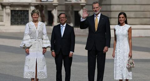 Verónica Alcocer, Gustavo Petro, Felipe VI y Leticia Ortiz