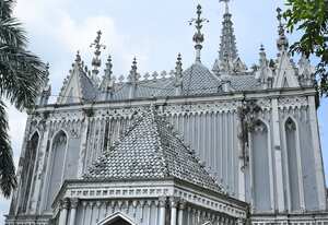 La comunidad denuncia que la emblemática igresia de la Ermita y sus alrededores, se en cuentran en total abandono, como se puede oservar , Enero 22 de 2024, Foto Wirman Rios / EL PAIS