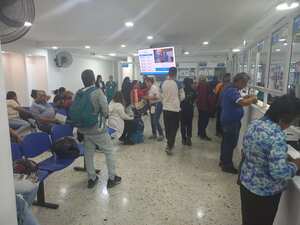 Así se veía la sede de Disfarma en Cali este sábado.