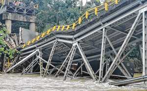 Puente El Alambrado después de su desplome