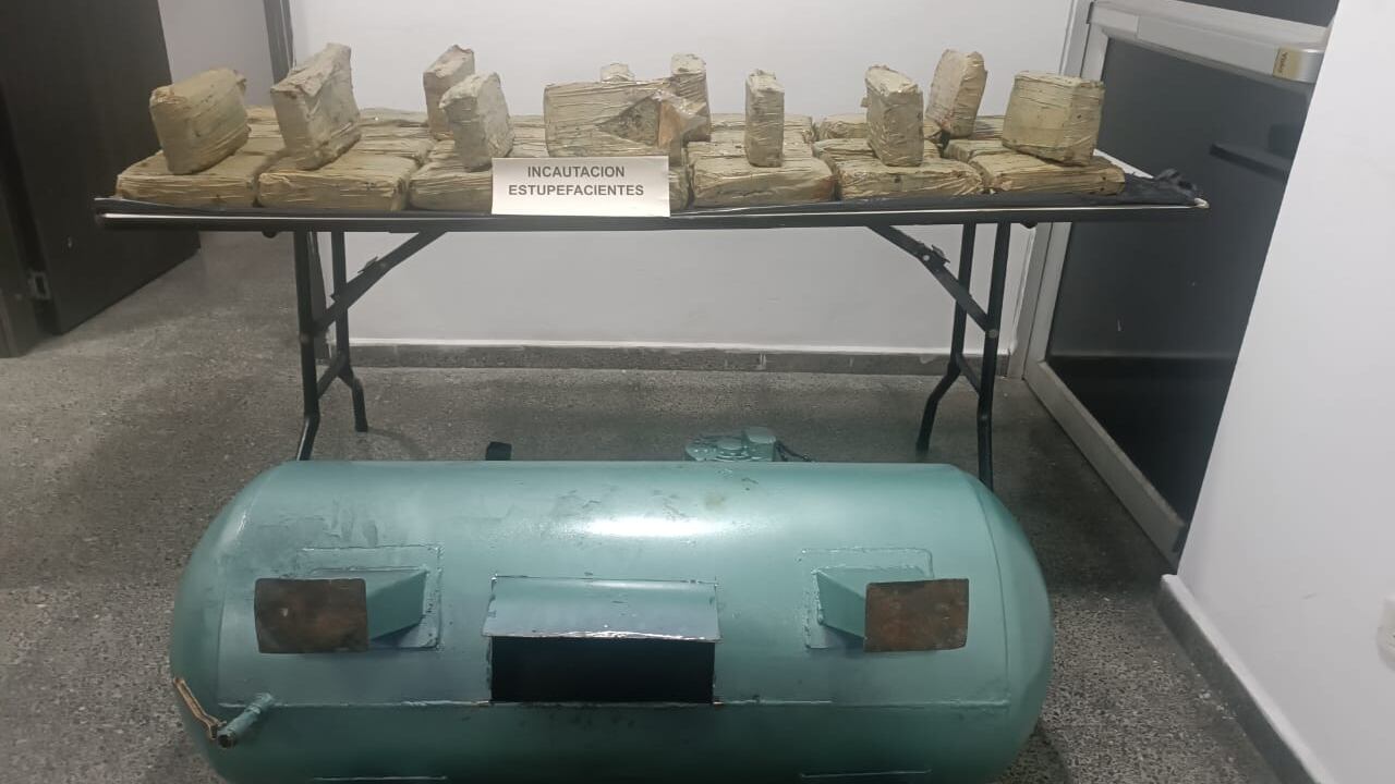 Droga oculta en compresor: 40 paquetes de marihuana iban hacia Nariño