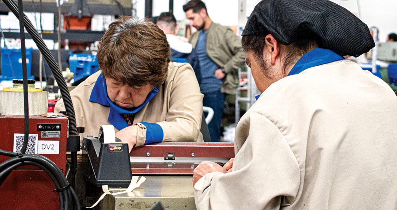 De los 25 millones de colombianos afiliados a los regímenes de pensiones privados y públicos, 11,5 millones son mujeres.